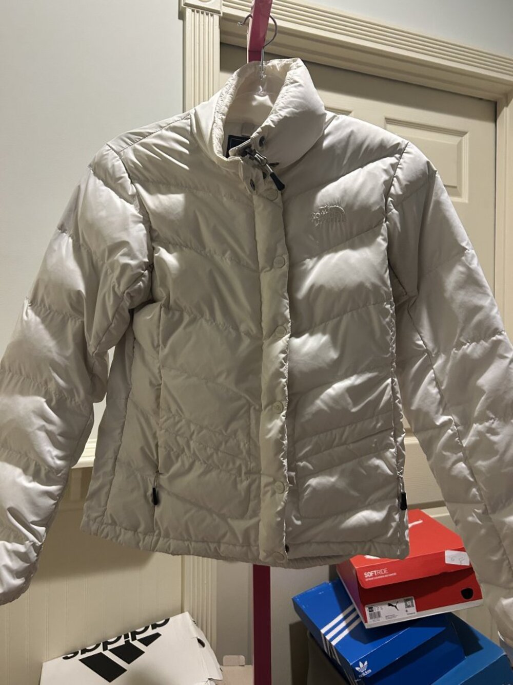 The North Face Cream Puffer Jacket Women’s Small